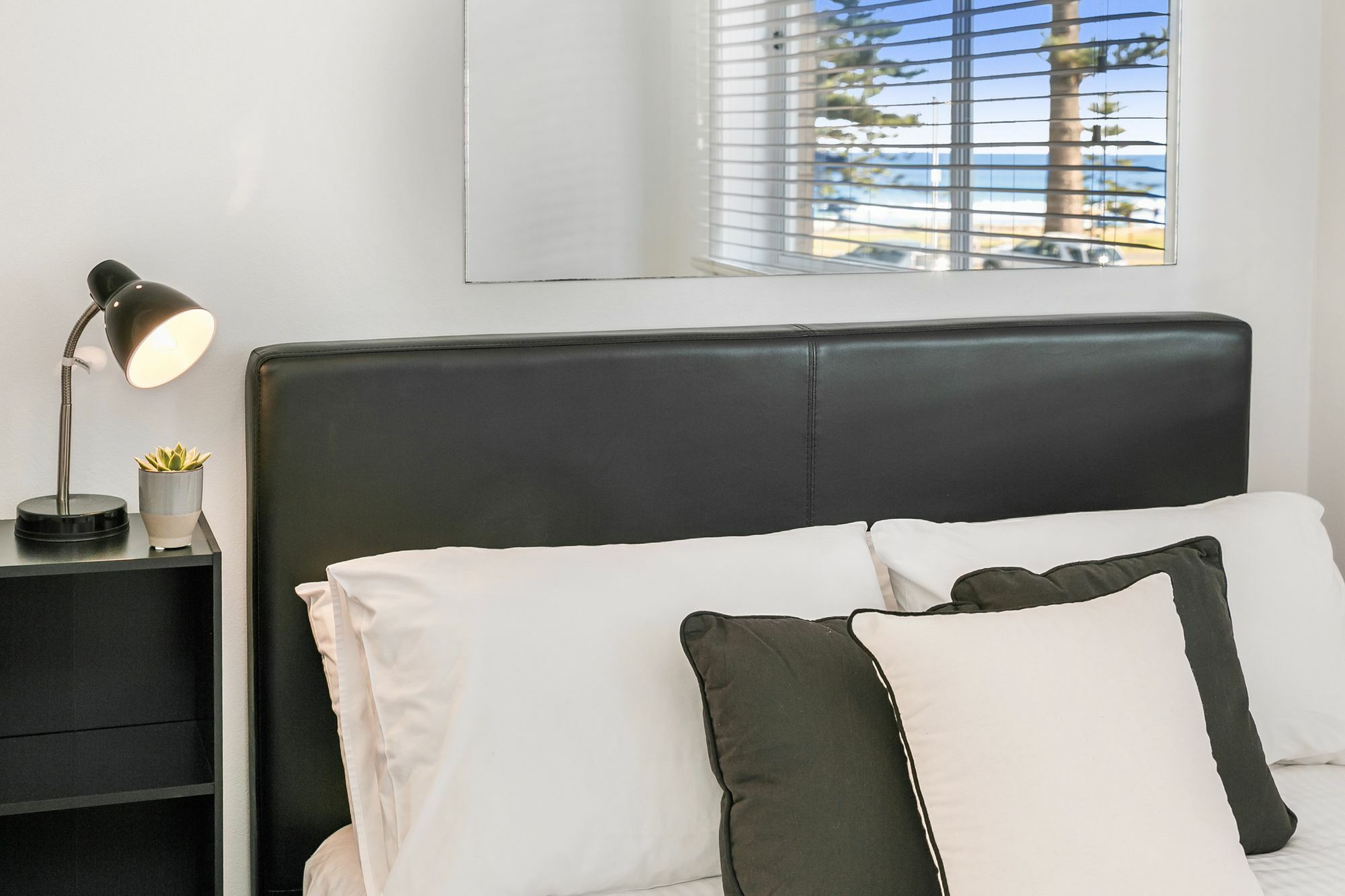 Beachfront On Golden Mile Sydney Bagian luar foto